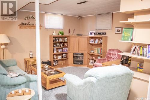 629 Crawford Avenue E, Melfort, SK - Indoor Photo Showing Living Room