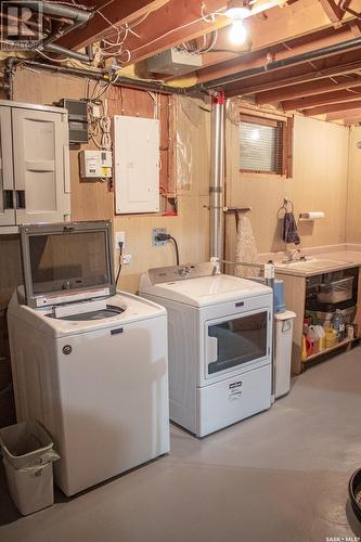 629 Crawford Avenue E, Melfort, SK - Indoor Photo Showing Laundry Room