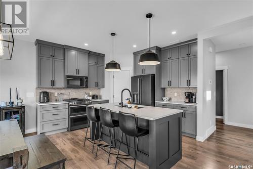 370 Chelsom Manor, Saskatoon, SK - Indoor Photo Showing Kitchen With Upgraded Kitchen