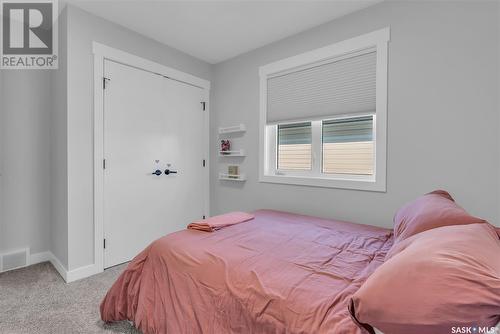 370 Chelsom Manor, Saskatoon, SK - Indoor Photo Showing Bedroom