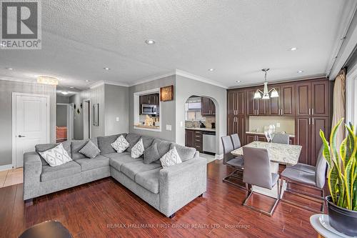 16 Brisco Street, Brampton, ON - Indoor Photo Showing Living Room