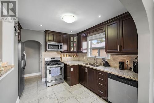 16 Brisco Street, Brampton, ON - Indoor Photo Showing Kitchen With Double Sink