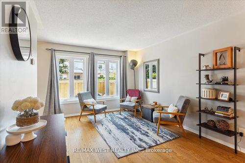 29 - 1231 Parkwest Place, Mississauga, ON - Indoor Photo Showing Living Room