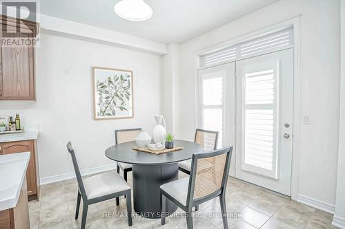 3102 Gladeside Avenue, Oakville, ON - Indoor Photo Showing Dining Room