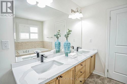 3102 Gladeside Avenue, Oakville, ON - Indoor Photo Showing Bathroom