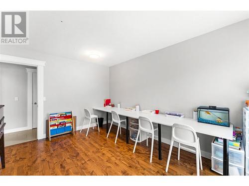 5327 Hedeman Court, Kelowna, BC - Indoor Photo Showing Dining Room