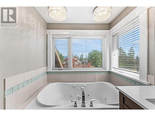 5327 Hedeman Court, Kelowna, BC - Indoor Photo Showing Bathroom