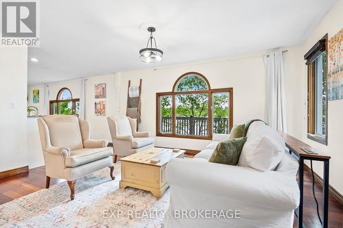 1403A Everett Lane, South Frontenac, ON - Indoor Photo Showing Living Room