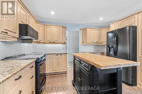 1403A Everett Lane, South Frontenac, ON - Indoor Photo Showing Kitchen