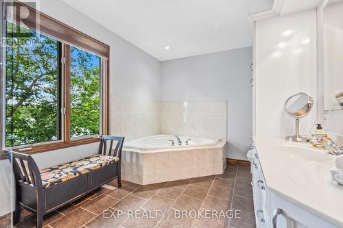 1403A Everett Lane, South Frontenac, ON - Indoor Photo Showing Bathroom