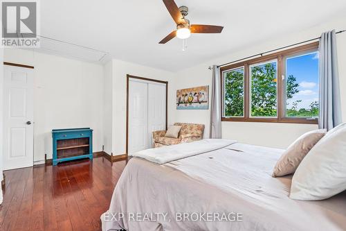 1403A Everett Lane, South Frontenac, ON - Indoor Photo Showing Bedroom