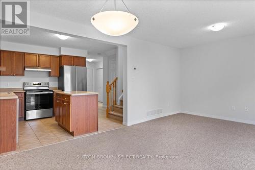 115 Templewood Drive, Kitchener, ON - Indoor Photo Showing Kitchen