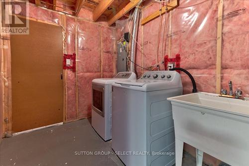 115 Templewood Drive, Kitchener, ON - Indoor Photo Showing Laundry Room