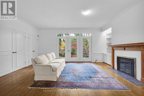 143 Wychwood Place, London, ON - Indoor Photo Showing Living Room With Fireplace