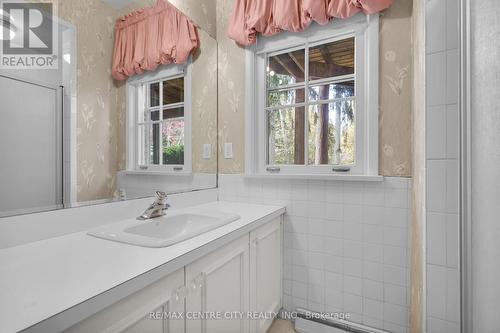 143 Wychwood Place, London, ON - Indoor Photo Showing Bathroom