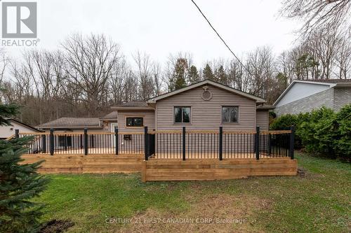 12 Davis Street, Central Elgin (Lynhurst), ON - Outdoor