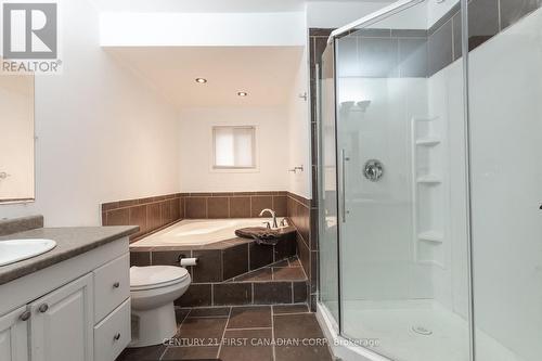 12 Davis Street, Central Elgin (Lynhurst), ON - Indoor Photo Showing Bathroom