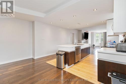 303 - 440 Wellington Street, London, ON - Indoor Photo Showing Kitchen