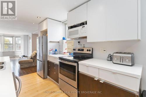 303 - 440 Wellington Street, London, ON - Indoor Photo Showing Kitchen