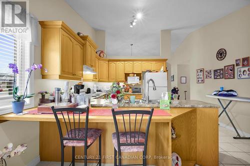 568 Thistlewood Drive, London, ON - Indoor Photo Showing Kitchen