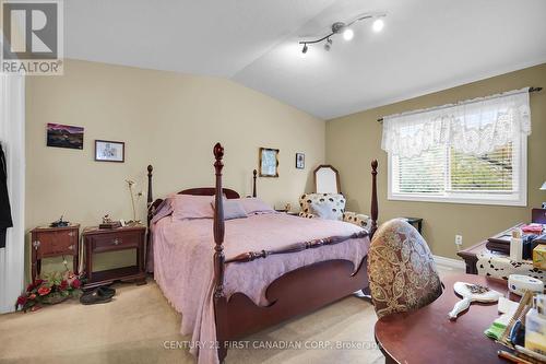 568 Thistlewood Drive, London, ON - Indoor Photo Showing Bedroom