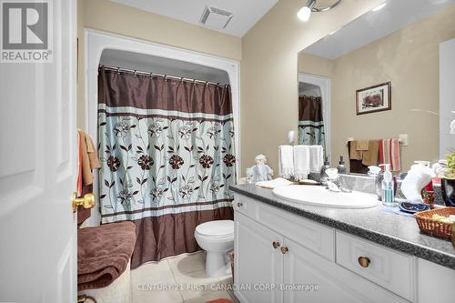 568 Thistlewood Drive, London, ON - Indoor Photo Showing Bathroom