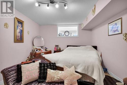 568 Thistlewood Drive, London, ON - Indoor Photo Showing Bedroom