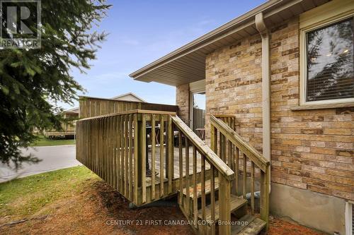 568 Thistlewood Drive, London, ON - Outdoor With Exterior