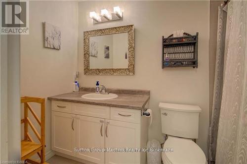 716 Newmarket Lane, Kingston (East Of Sir John A. Blvd), ON - Indoor Photo Showing Bathroom