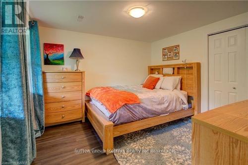 716 Newmarket Lane, Kingston (East Of Sir John A. Blvd), ON - Indoor Photo Showing Bedroom