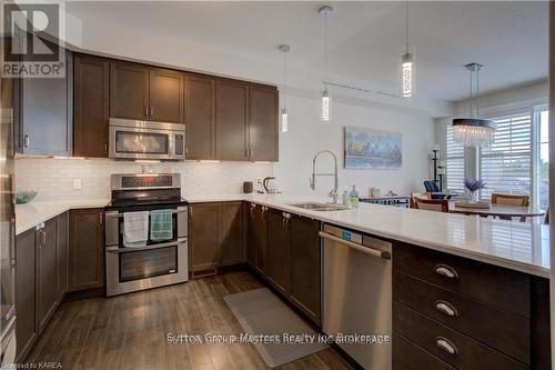 716 Newmarket Lane, Kingston (East Of Sir John A. Blvd), ON - Indoor Photo Showing Kitchen With Stainless Steel Kitchen With Upgraded Kitchen