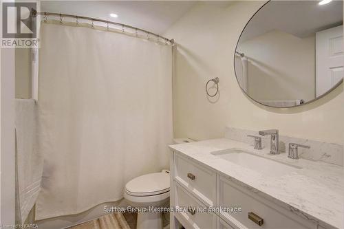 716 Newmarket Lane, Kingston (East Of Sir John A. Blvd), ON - Indoor Photo Showing Bathroom