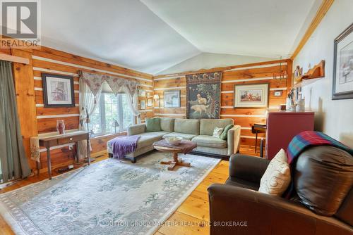 409 Red Cedar Point Road, Stone Mills, ON - Indoor Photo Showing Living Room