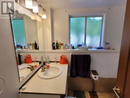 3298 Vananda Ave, Powell River, BC - Indoor Photo Showing Bathroom