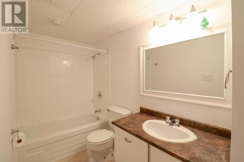 1410 Penticton Avenue Unit# 312, Penticton, BC - Indoor Photo Showing Bathroom