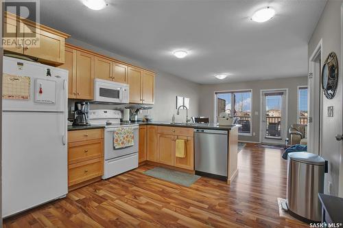 12 515 Centennial Boulevard, Warman, SK - Indoor Photo Showing Kitchen