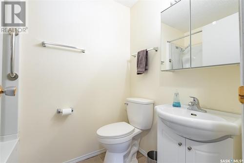 27 Galbraith Crescent, Saskatoon, SK - Indoor Photo Showing Bathroom