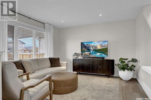 4624 James Hill Road, Regina, SK - Indoor Photo Showing Living Room