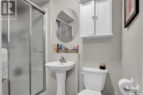 4624 James Hill Road, Regina, SK - Indoor Photo Showing Bathroom