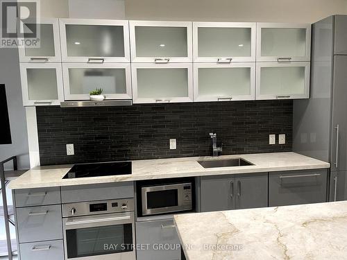 515 - 180 Enterprise Boulevard S, Markham, ON - Indoor Photo Showing Kitchen With Upgraded Kitchen