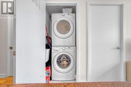 1403 - 510 Curran Place, Mississauga, ON - Indoor Photo Showing Laundry Room