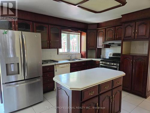 13894 Innis Lake Road, Caledon, ON - Indoor Photo Showing Kitchen With Double Sink