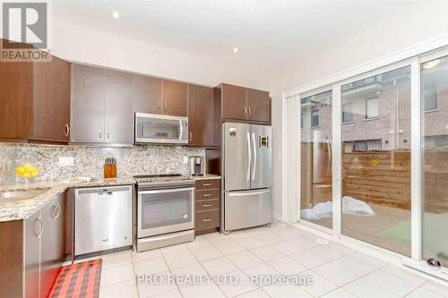 74 - 250 Royalton Common, Oakville, ON - Indoor Photo Showing Kitchen With Stainless Steel Kitchen