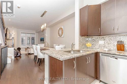 74 - 250 Royalton Common, Oakville, ON - Indoor Photo Showing Kitchen With Stainless Steel Kitchen With Double Sink With Upgraded Kitchen