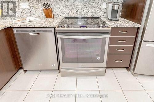 74 - 250 Royalton Common, Oakville, ON - Indoor Photo Showing Kitchen