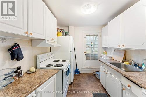 247 Queen Street, Kingston (East Of Sir John A. Blvd), ON - Indoor Photo Showing Kitchen