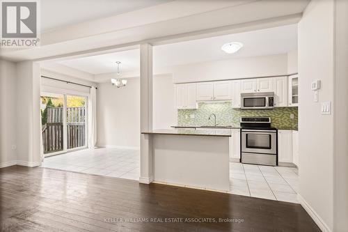 33 - 6 Chestnut Drive, Grimsby, ON - Indoor Photo Showing Kitchen