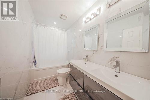 641 Niagara Street, St. Catharines, ON - Indoor Photo Showing Bathroom