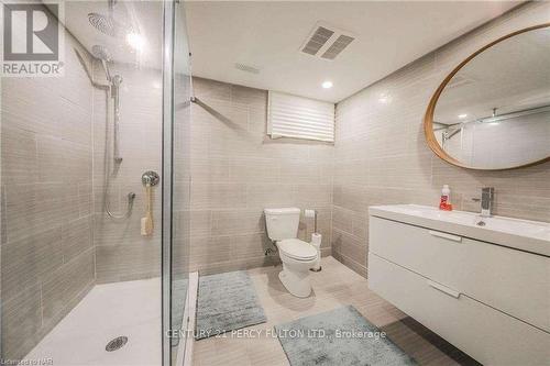 641 Niagara Street, St. Catharines, ON - Indoor Photo Showing Bathroom