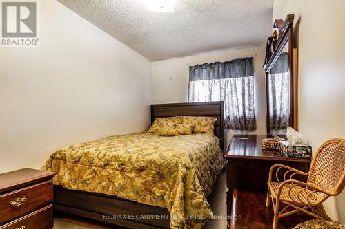 1295 Cannon Street E, Hamilton, ON - Indoor Photo Showing Bedroom